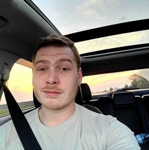 Meet your Posher, Casey